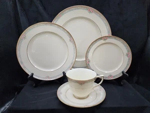 Mikasa La Rose 5 Piece Place Setting - Picture 1 of 3