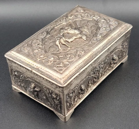 Solid Silver Burmese Myanmar  Repousse Hand Made Antique Box Woman Rangoon Rare Cover