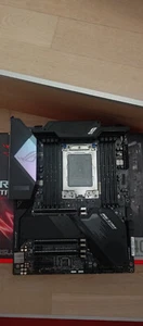 ASUS ROG Strix TRX40-E Gaming AMD TRX40 ATX Mainboard Motherboard Sockel sTRX4 - Afbeelding 1 van 3