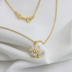 Tory Burch Lady Necklace Simple Elegant Lucky ๐ Leaf Perfect Gift - Picture 1 of 4
