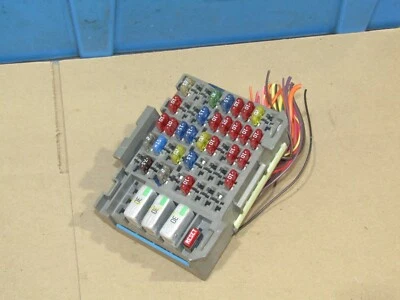 Buick Century 2000-2005 OEM interior caja de fusibles panel bloque 00 01 02 03 04 05 Foto 1 de 3