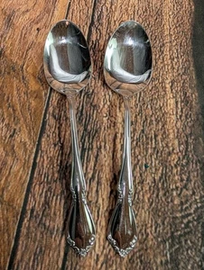 Oneida CHATEAU Stainless 2 SOLID SERVING SPOONS 8 1/4" Deluxe Oneidacraft - Picture 1 of 6