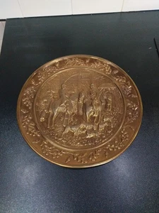 ANCIEN PLATEAU D 36cm CUIVRE REPOUSSE SCENE Cavalier - Picture 1 of 6