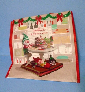 2025 Hallmark Andenken Ornament wiederverwendbare Beuteltasche Küche Motiv Tasche 13,75" - Bild 1 von 2