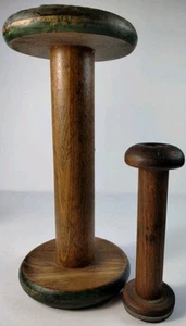 Antico set vintage di 2 bobine di filo di legno industriali alte 8 1/4" e alte 5" - Foto 1 di 19