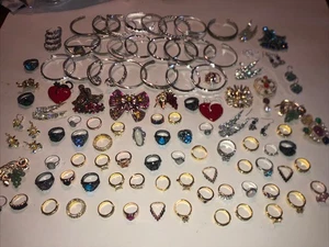 108 Estate Costume Jewelry Lot Ring Brooch Bangle Fashion Necklace Gold Silver F - Picture 1 of 23