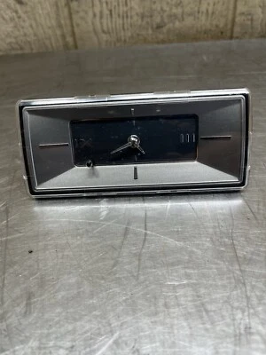 2007-2014 Cadillac Escalade OEM Center Dash Clock - Image 1 of 4