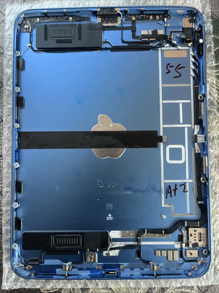 iPad 10ª generación con funda incluida  Foto 1 de 4