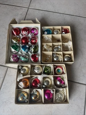 Alte Christbaumkugeln Baumbehang Christbaumschmuck Glas DDR klein bunt 34 Stk. - Bild 1 von 4