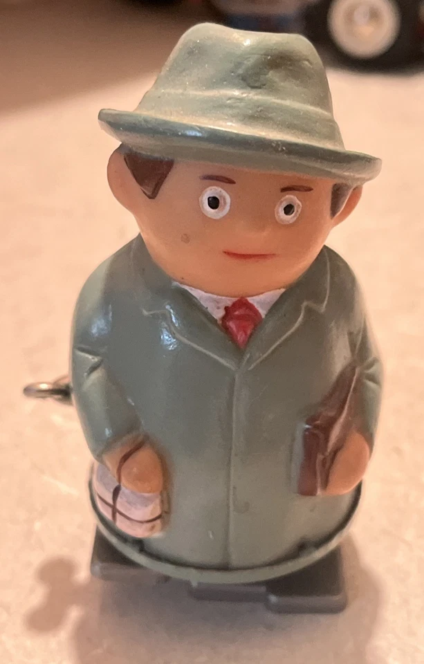 De colección Tomy Japón Mini-mascota Cuerda Caminante Juguete Hombre de Negocios Papá Como Está Foto 1 de 4