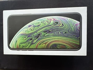 iPhone XS Xs Max Box Original Apple Retail Packaging No manual or inserts GREAT - Photo 1 sur 5