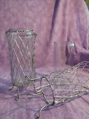 Jarrones decorativos de alambre de pollo/soportes para velas - se adapta a una tealight - vidrio y alambre Foto 1 de 4