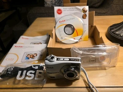 Kodak EasyShare Digital Camera C613 6.2 MP 3X Zoom Silver 2.4" Display Screen - Image 1 of 4