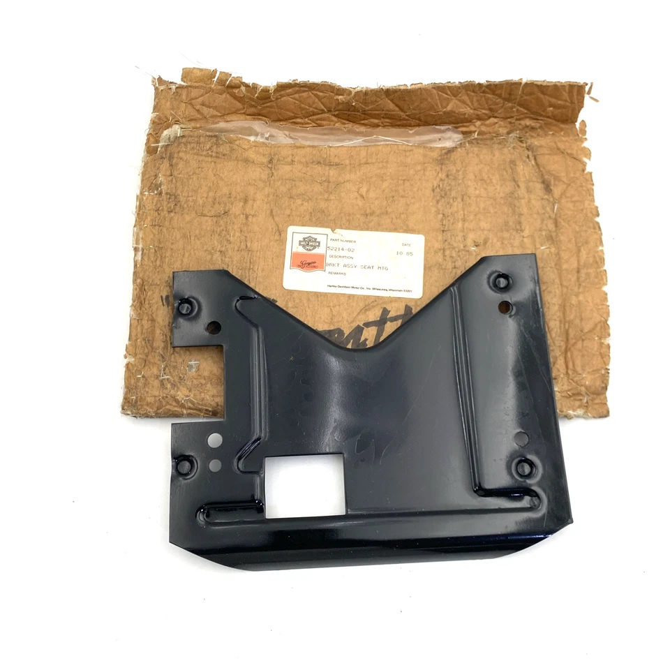 Soporte de montaje de bandeja de asiento 82-83 FXR Low Super Glide OEM Harley 52214-82 Foto 1 de 4