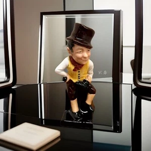 Vintage Sam Weller Royal Doulton Dickens Figure Made in England Pickwick Papers - Picture 1 of 6