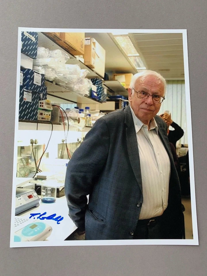 TOMAS LINDAHL  Nobelpreis Chemie 2015 in-person signed  Foto 20x25 Autogramm  - Bild 1 von 1