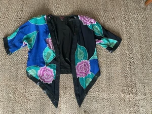Chaqueta de seda con cuentas pintada a mano SilkScapes. Diseño floral vintage S 44 - Imagen 1 de 10
