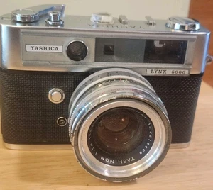 Vtg Yashica Lynx 5000 35mm Camera 1:1.8 F=4.5cm Lens For Parts Untested/Used - Picture 1 of 3
