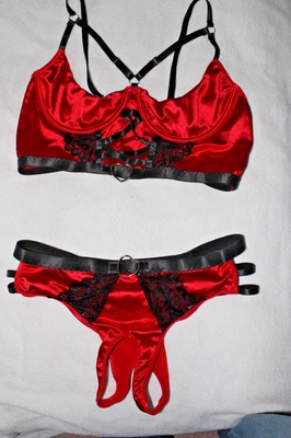 rotes/schwarzes BH Set aus Halbschalen-BH und Slip ouvert, Gr XL - Bild 1 von 4