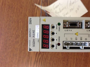 SERVOPACK YASKAWA SGDH-A5AE ***ENVÍO GRATUITO*** - Imagen 1 de 5