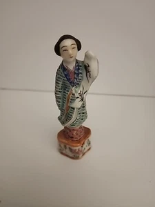 Antike chinesische/asiatische Frauenfigur aus dem 20. Jahrhundert Famille Rose Porzellan markiert - Bild 1 von 10