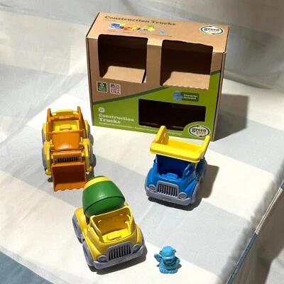 Camiones de construcción Green Toys - Juego de regalo de 3 vehículos (4 piezas) Excelente Foto 1 de 4