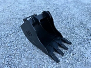 18" Tooth Excavator Bucket Fits Bobcat E Series and 435 Quick X Change - Picture 1 of 6