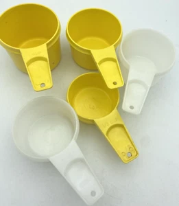 * Vintage Tupperware Measuring Cup Set of 5 Yellow & Sheer White - Picture 1 of 3
