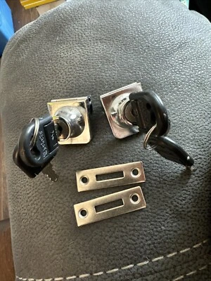 ShowCase Locks - Image 1 of 4