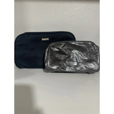 Juego de 2 bolsas de cosméticos Giorgio Armani a rayas negras plateadas metálicas bolsa de viaje Foto 1 de 4