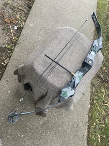 NEVER USED PSE LIGHTNING-FLITE II COMPOUND BOW W/MANUAL RH - Picture 1 of 24
