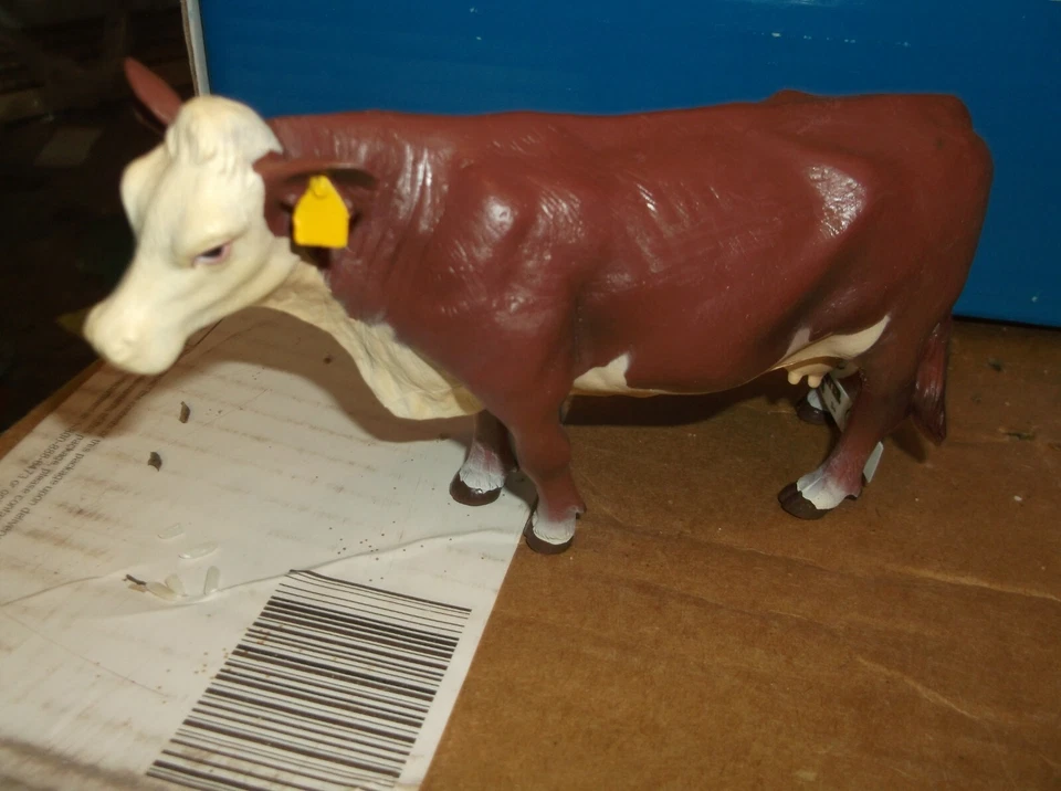 LITTLE BUSTER COW HERFORD - Image 1 of 1