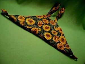 Homemade WILDFLOWER HOT DISH carrier holder with colorful SUNFLOWERS.  - Picture 1 of 8