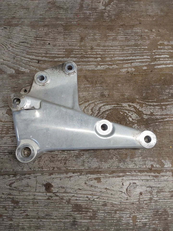 1978 78 77-81 Honda CB400T Hawk 400 правая сторона опора кронштейн крепление - Изображение 1 из 4