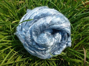 Silk Hand Dyed Mulberry 4 Ounces Spin Card Chambray Blue - Picture 1 of 1