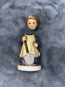 GARDEN TREASURES GOEBEL GERMANY FIGURINE BY HUMMEL 3.5 INCHES BROKEN HEAD 1996 - Picture 1 of 7
