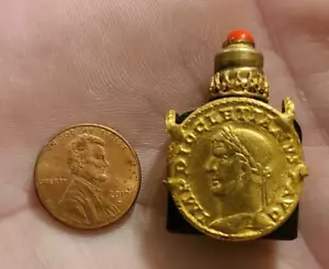 SELTENE Mini Parfümflasche rund Diokletian & Jupiter goldfarbene Gesichter Abdeckung 1,5" - Bild 1 von 11