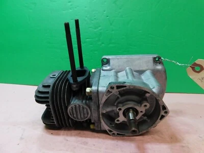 BIVELA CILINDRO PISTÓN PARA SOPLADOR JOHN DEERE TY950Z ---- CAJA 2390 AA Foto 1 de 4