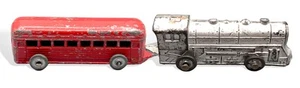 Barclay Toy, Vintage 1940s Silver Locomotive Train #335 + Red Passenger Car #337 - Picture 1 of 8