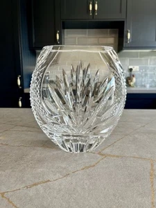Galway Irish Crystal Millennium Vase Excellent Condition - Picture 1 of 18