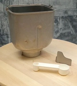 Panasonic Brotmaschine Modell SD-BT55P Brotform, Paddel, Messbecher/Löffel - Bild 1 von 14