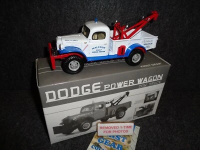 First Gear GULF MALCOLM 1946 DODGE POWER WAGON TOW TRUCK WRECKER 19-2473 - Image 1 of 4