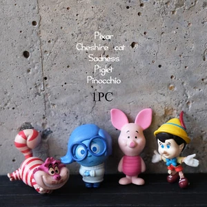 Pixar Animazione Tristezza Il Gatto del Cheshire Maialino Pinocchio Figura Cartone Animato Giocattolo 1PZ - Foto 1 di 17