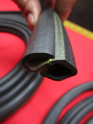 1972 1973 1974 1975 1976 1977 DODGE TRUCK DOOR WEATERSTRIP SELO NOS PAR GENUÍNO - Imagem 1 de 3