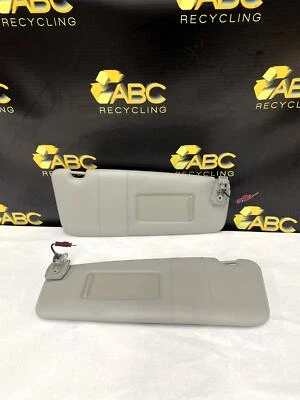 Пара солнцезащитных козырьков с левой и правой подсветкой для BMW 535I 2010-2016 годов выпуска - Изображение 1 из 4