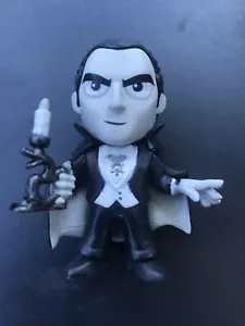 Dracula Vampire 1/6 Rarity Universal Monsters Funko Mystery Minis B&W Walgreens - Picture 1 of 2