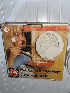 Vintage EVA GEPO Haengevaegt Wall Hanging Kitchen Scale Folding Denmark White - Picture 1 of 2