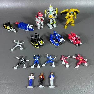 VTG 1990s Lot of 17 Mighty Morphin Power Rangers Toys Micro Machines 1994 Galoob - Picture 1 of 8