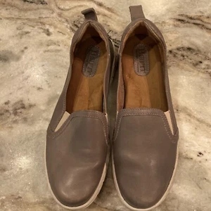 Born Beas Gray Leather Comfort Slip on Loafer Sneaker Shoe Women's size 5 M EUC - Picture 1 of 8