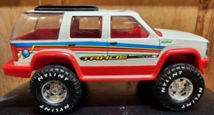 Nylint Chevy Tahoe 1500 11" Scale Model Pressed Steel & plastic 1998  - Picture 1 of 7